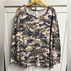 Dear Scarlet Camo Print Long Sleeve Comfy Top Sz L